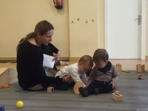ACOMPAÑAMIENTO DE BEBÉS EN NIDO MONTESSORI